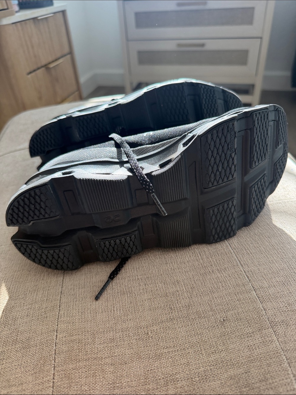On Running womens All-Black Athletic Running Shoes - Picture 2 of 2